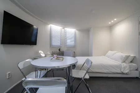 Hotel Pine Cheonan Отели рядом с достопримечательностью «Hoseo University, Cheonan Campus»