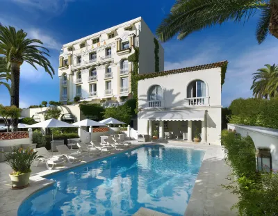 Hôtel Juana Hotel dekat Antibes-Juan les Pins Train Station