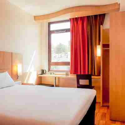 Ibis Annecy Centre Vieille Ville Rooms