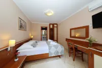 Mediterranean Village San Antonio Hotels in Drage