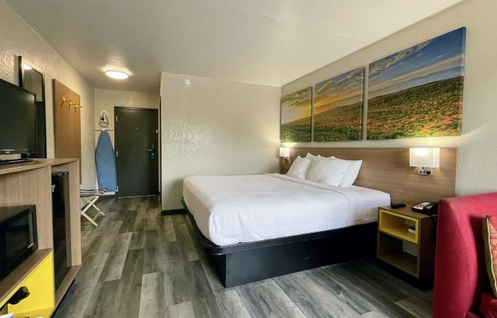 Days Inn by Wyndham Columbus IN