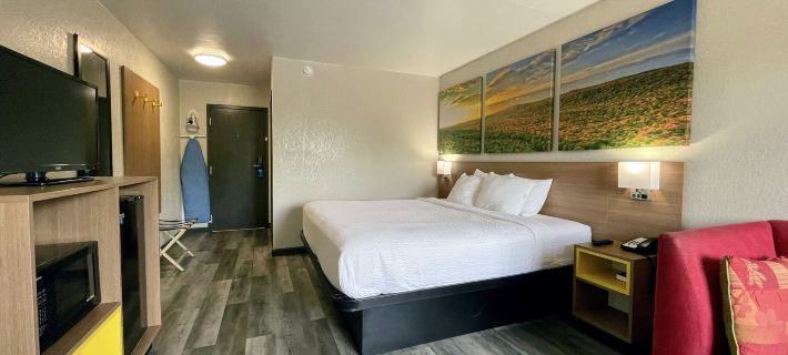 Days Inn by Wyndham Columbus IN Hotels in Bartholomew County