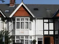Adams Guest House Hotels near Summertown Library
