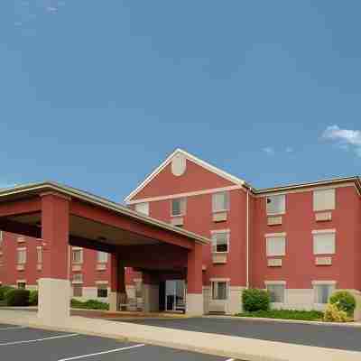 Wingate by Wyndham Pittsburgh/New Stanton Hotel Exterior