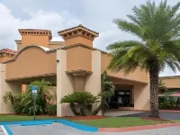 Ramada by Wyndham Jacksonville I-95 by Butler Blvd Hotel dekat UNF Alumni Hall