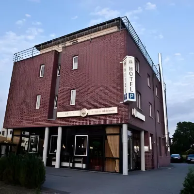 Hotel Manu Hotels near Marienloh