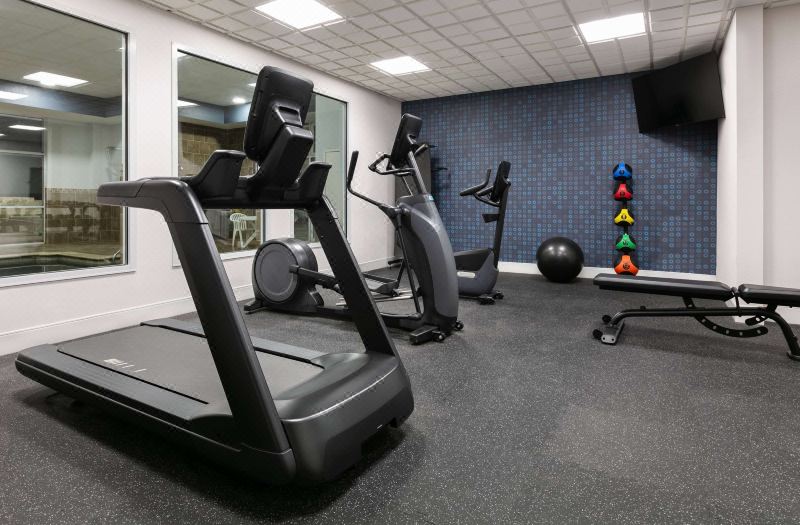 La Quinta Inn and Suites by Wyndham Ft. Worth - Burleson photo 2