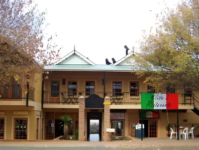 Red Mountain House Hotels in Клеренс