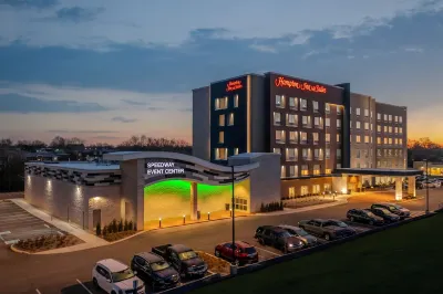 Hampton Inn and Suites by Hilton Indianapolis West Speedway Hotel di Speedway