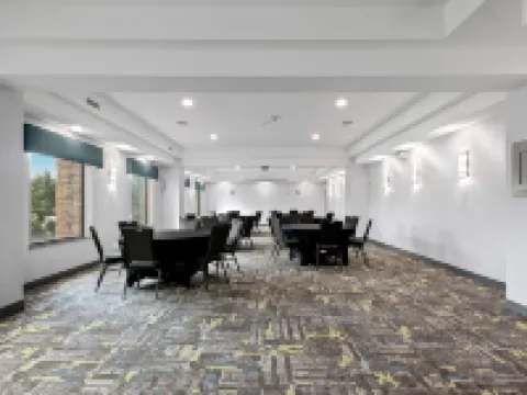 Hampton Inn & Suites Mount Pleasant Hotels in Mount Pleasant