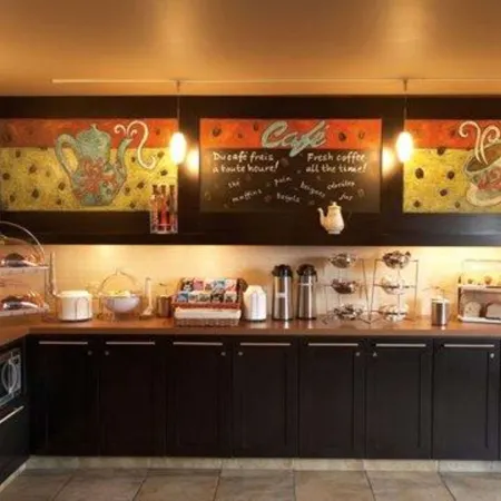 Quality Inn & Suites PE Trudeau Airport