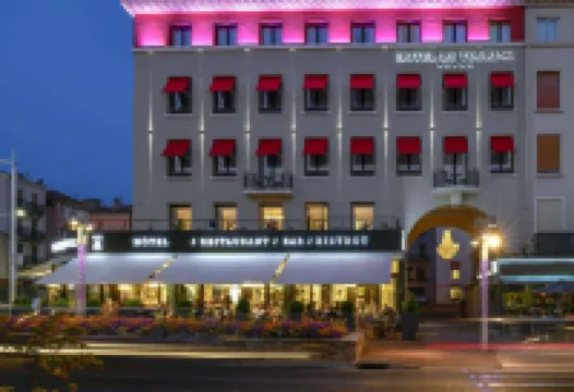 โรงแรม เรสเตอรองต์ เล ตูริง