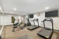 Best Western Plus Landmark Inn - Gym
