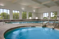 La Quinta Inn & Suites by Wyndham Springfield Airport Plaza