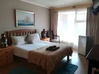 Saltycrax Backpackers