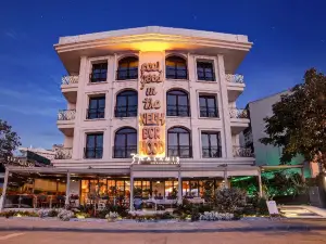 39 Kalamış Marina Hotel & Restaurant