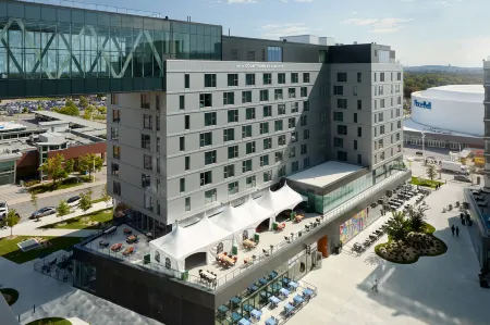 Courtyard  Montreal Laval