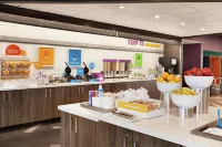 Tru by Hilton Charlotte Ayrsley NC - breakfast