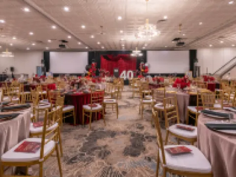 Prestige Vernon Lodge and Conference Centre バーノンのホテル