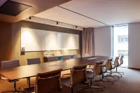 Clarion Hotel The Hub