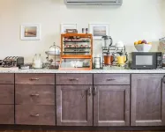Island Inn & Suites, Ascend Hotel Collection - breakfast