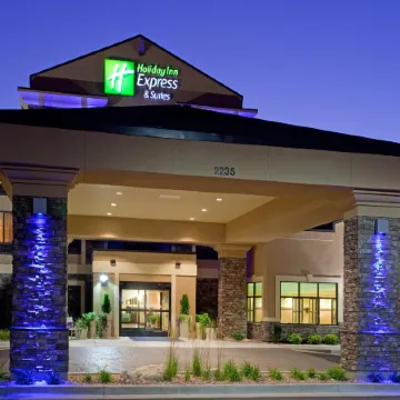 Holiday Inn Express & Suites LOGAN by IHG