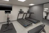 Holiday Inn Express SOUTH BURLINGTON - DOWNTOWN by IHG - Gym