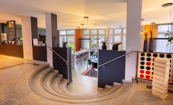 Holiday Inn - the niu, Blade Solingen