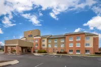 Comfort Inn & Suites Akron South فنادق في غرين