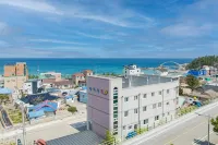 Samcheok Sea Star Pension (Yonghwa Beach)