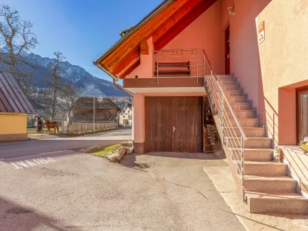 Pr Kavač Отели в г. Jesenice