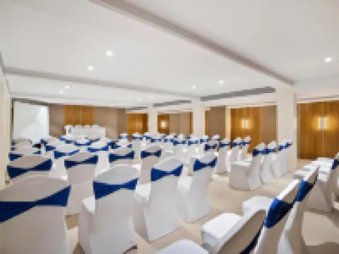 De Mandarin Goa Hotels in Candolim