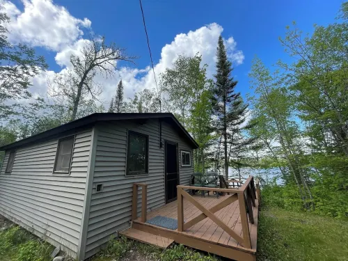 Cabin 7 "Bayside" 2 Br, 4 pp, Lakefront with Dock, Access to Boats!