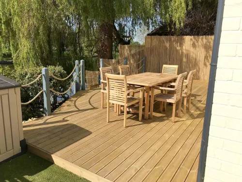 The Lily Pad Riverside Apartment Hotels in Bidford