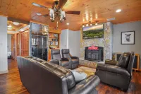 Serene Mountain View Retreat. Pool, Firepit & Hot tub, Fireplace  Dogs Welcome! - 마운틴 뷰