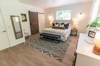 Booking Fall Now! Gorgeous View Home, Beach and ODT + Hot Tub + Dog Friendly