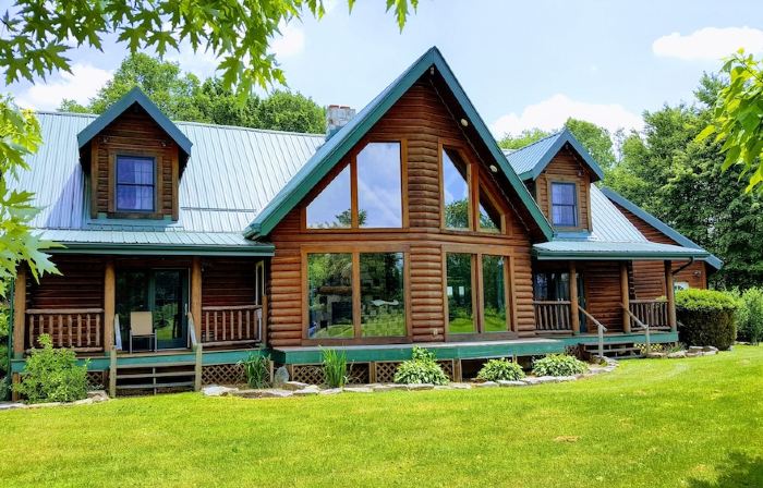 Lodge on Pine Ridge, with private 50 acres