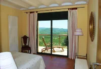 Near Barcelona, comfortable vacation apartment in country house surrounded by vineyards Hotels in der Nähe von Sant Sadurní­ D'anoia