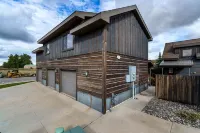 Cowboy Cabin on Cooper Hotels in Carbon County