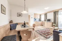 App. ELISABETH - Erlenbach House in Schenna near Merano Hoteles en Scena