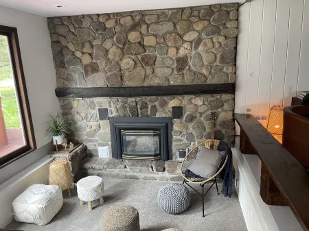 Modern Rustic 5 Bedroom Home In the Foothills of the Catskills Mountains. 5 ⭐️