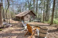 Tall Pines - A cozy cabin in North GA mountains w/hot tub and mountain views! 스윙잉 브리지 온 더 토코아 리버 주변 호텔