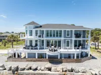Luxe on the OCEAN w/ limo cart, firepit, paddle boards, pingpong, bikes, pets ok