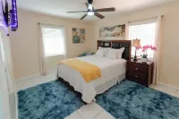 Casa Bay-Spacious Family Friendly 4 Bedroom Home with Ultimate Backyard Fun!