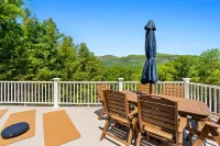 Luxury Home with MountainViews•PoolTable•Chefs Kitchen•FirePit Hotels in Lake Lure
