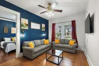 Steps to Downtown Eustis~King~Fully Stocked~Coffee Bar Hotel a Eustis