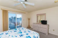 NEW LISTING! Ocean block! Includes Linens! Beach and Bay Views! Hotels in 