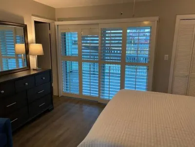 3-bedroom condo just a short walk to Destin Beaches: Southbay on the Gulf Các khách sạn gần Crab Island Tiki Boats