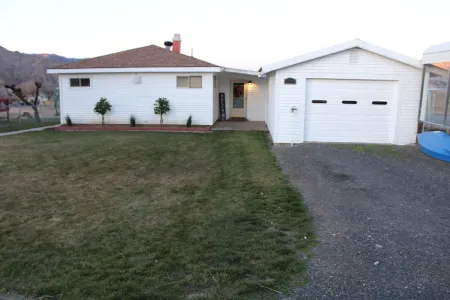 Fishing Bungalow at Keller Ferry