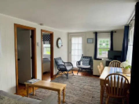 Walk to Town! Bike or Bus to Beach! Charming Cottage on Quiet, Private Lane